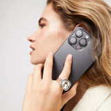 Anillo UNODE50 bañado en plata de ley acabado en forma cuadrada y cristal blanco ANI0823BLNMTL