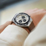 Reloj Q Timex Chronograph 40mm con correa de cuero TW2V42800