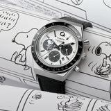 Reloj Timex Q Timex Chronograph x Peanuts Snoopy 40mm TW2W68900