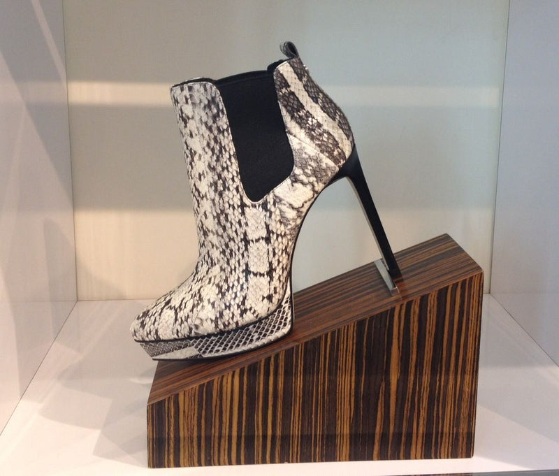 Botín Michael Kors Meadow Bootie 40T4MEHE6R